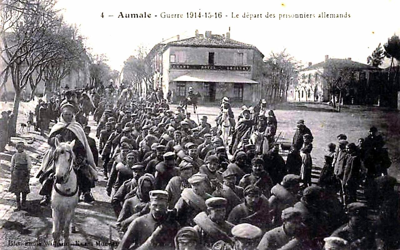Aumale - Guerre 14 - Depart des Prisonniers Allemands.jpg